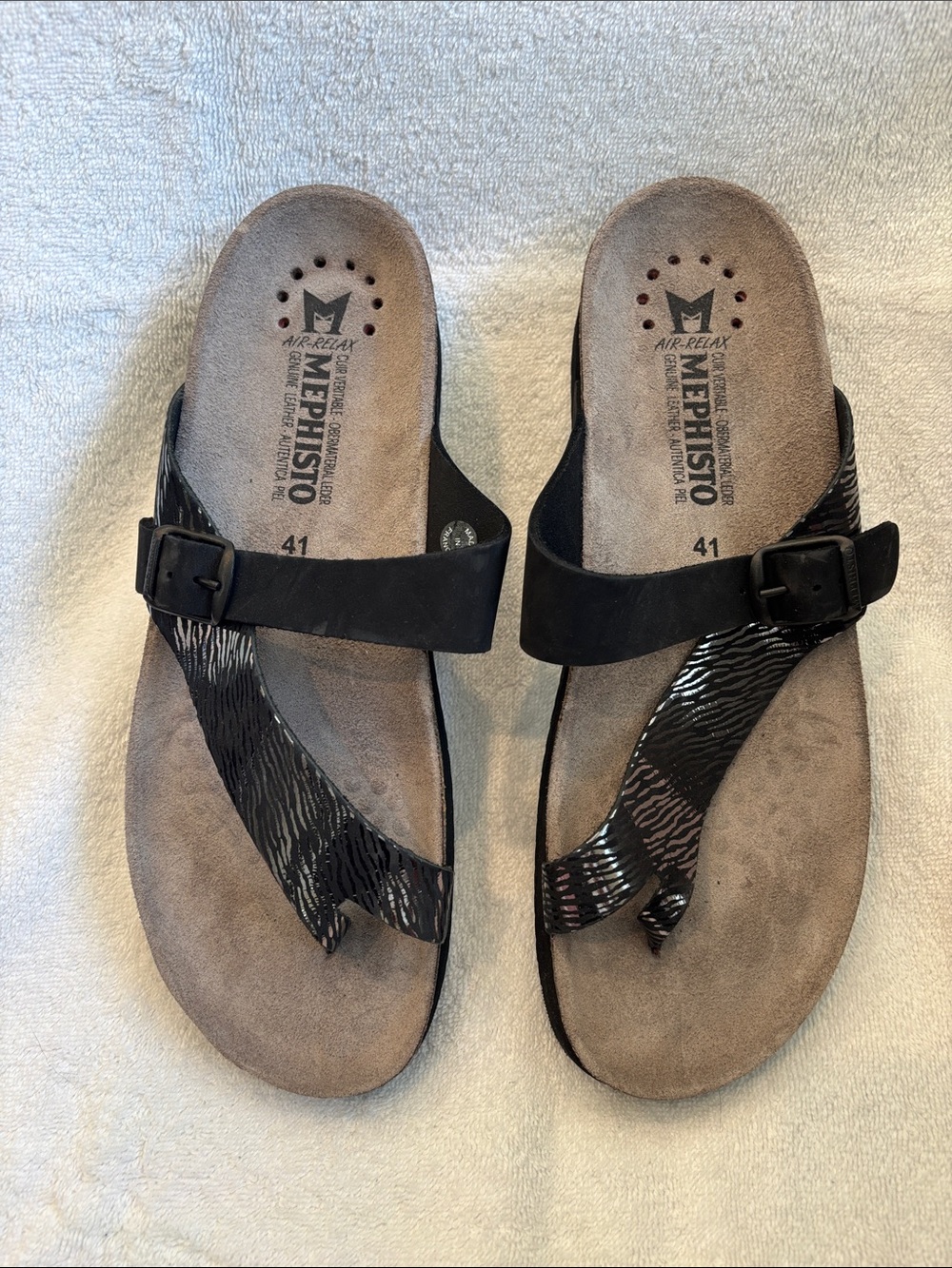 Mephisto Black Women's Toe-Post Sandals with Patterned Strap